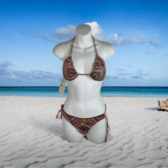 NWT-OCEAN BREEZE SWIMWEAR‎ Triangle Bikini 👙 - Picture 1 of 7